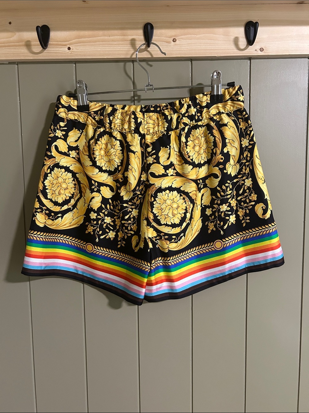 Versace Silk Shorts XS - Picture 2 of 4